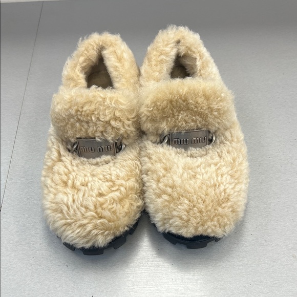 MiuMiu Slippers - Picture 1 of 5